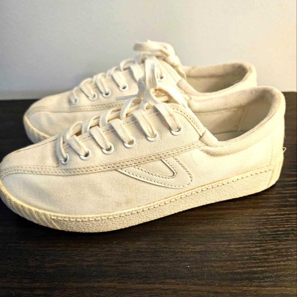 Tretorn NY lite Size 6 White Canvas Vintage Style